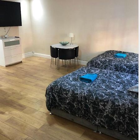 Big Room Rusholme With Tv And Private Bathroom-Parking&Wifi Manchester Eksteriør bilde