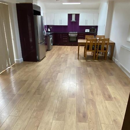 Big Room Rusholme With Tv And Private Bathroom-Parking&Wifi Manchester Eksteriør bilde