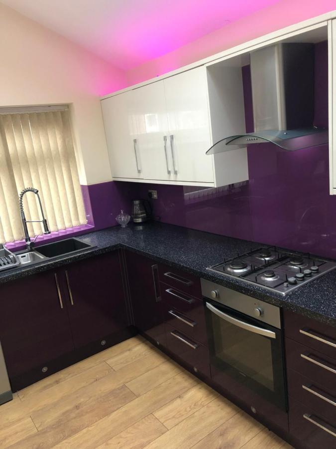 Big Room Rusholme With Tv And Private Bathroom-Parking&Wifi Manchester Eksteriør bilde