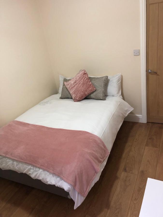 Big Room Rusholme With Tv And Private Bathroom-Parking&Wifi Manchester Eksteriør bilde