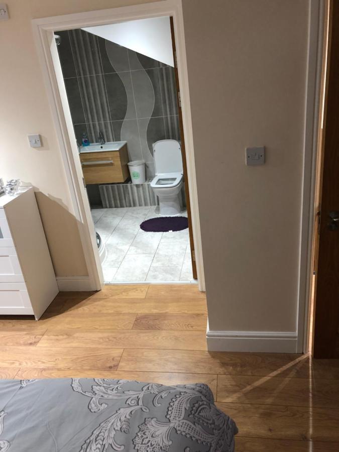 Big Room Rusholme With Tv And Private Bathroom-Parking&Wifi Manchester Eksteriør bilde