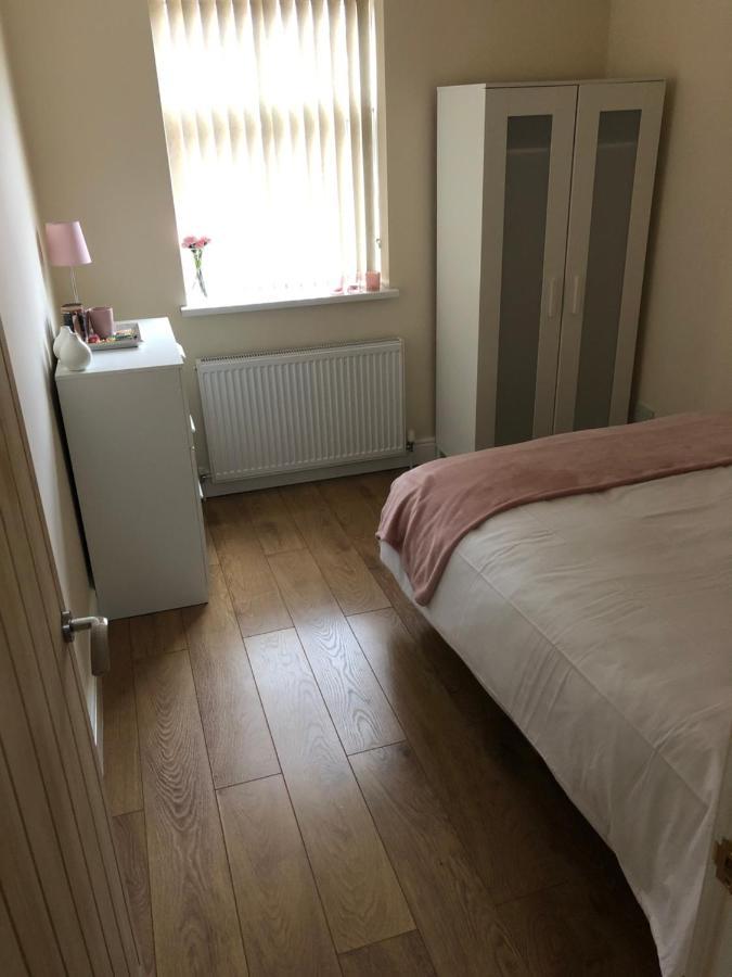 Big Room Rusholme With Tv And Private Bathroom-Parking&Wifi Manchester Eksteriør bilde