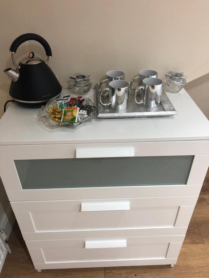 Big Room Rusholme With Tv And Private Bathroom-Parking&Wifi Manchester Eksteriør bilde