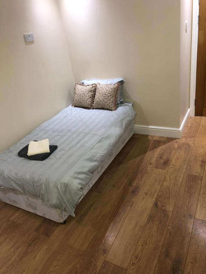 Big Room Rusholme With Tv And Private Bathroom-Parking&Wifi Manchester Eksteriør bilde