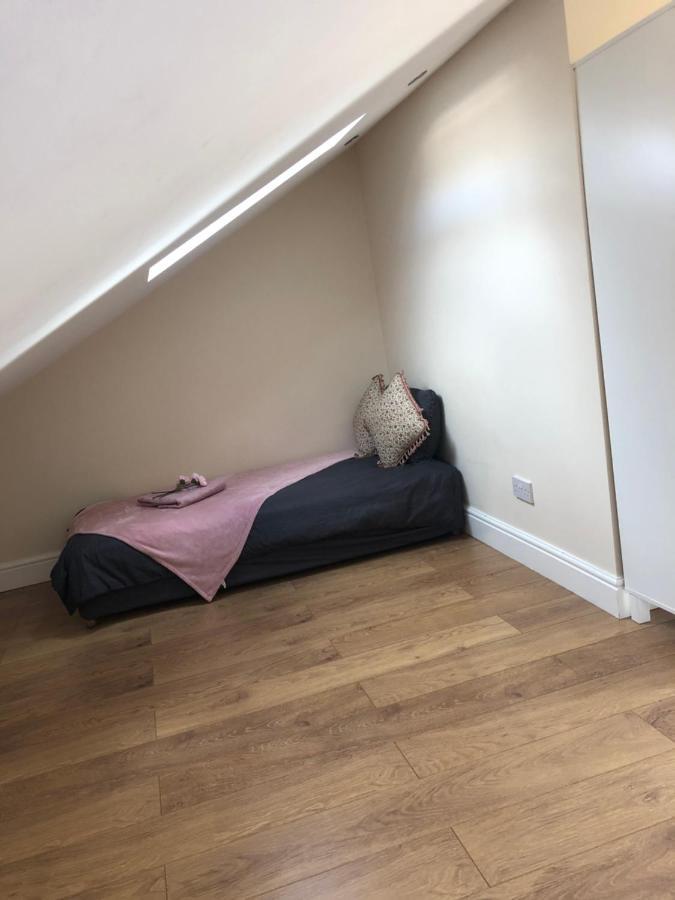 Big Room Rusholme With Tv And Private Bathroom-Parking&Wifi Manchester Eksteriør bilde