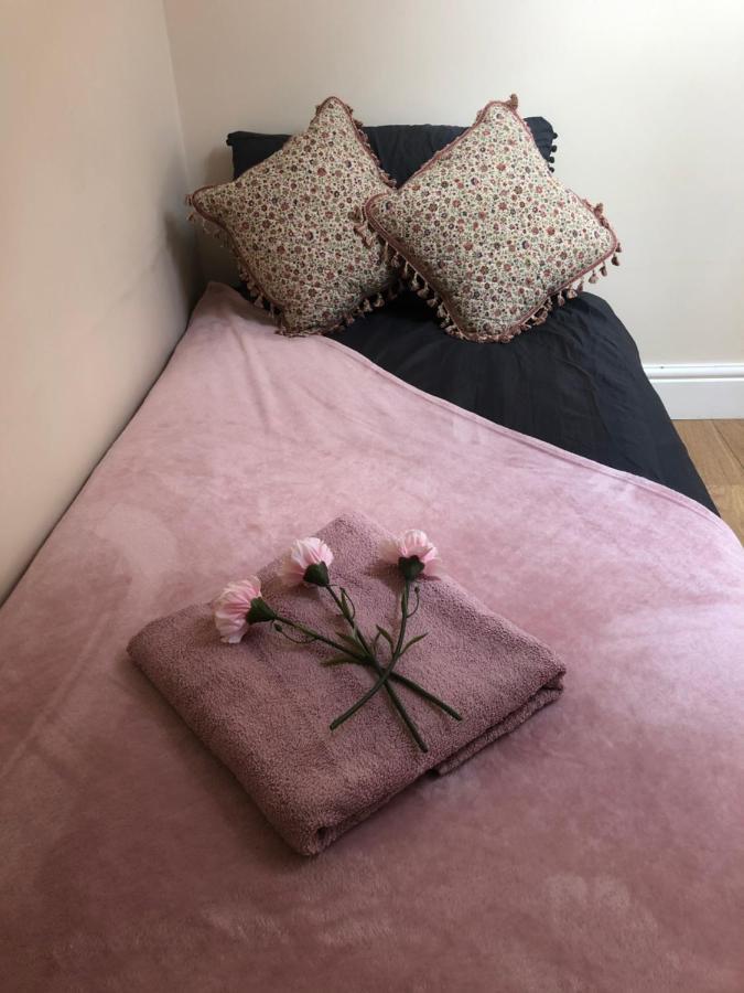 Big Room Rusholme With Tv And Private Bathroom-Parking&Wifi Manchester Eksteriør bilde