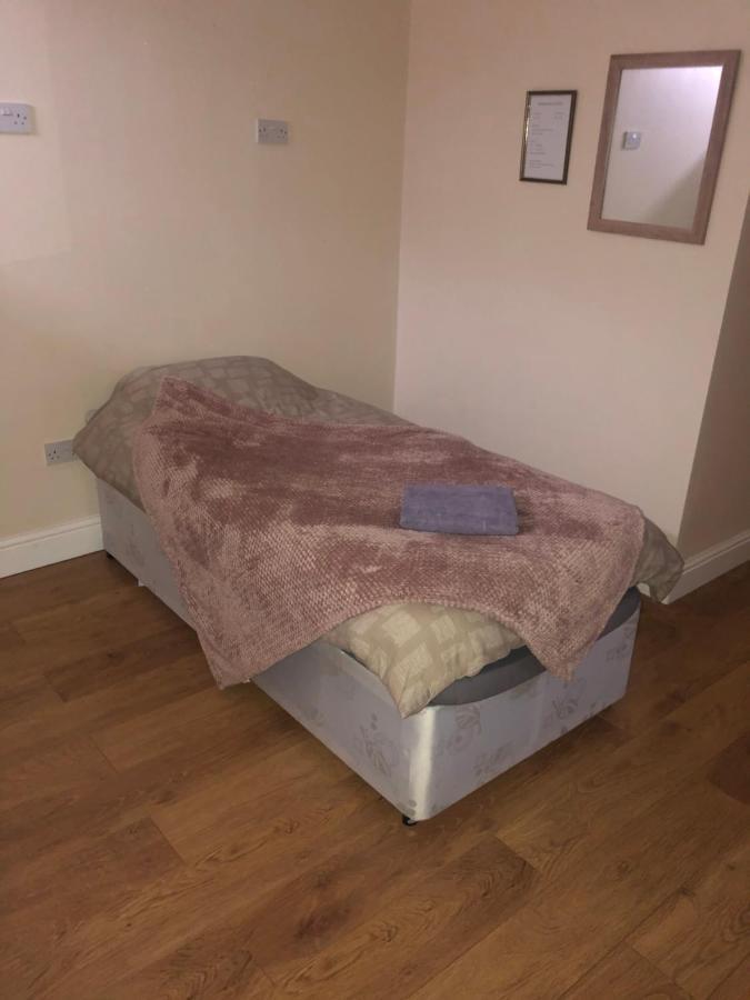 Big Room Rusholme With Tv And Private Bathroom-Parking&Wifi Manchester Eksteriør bilde