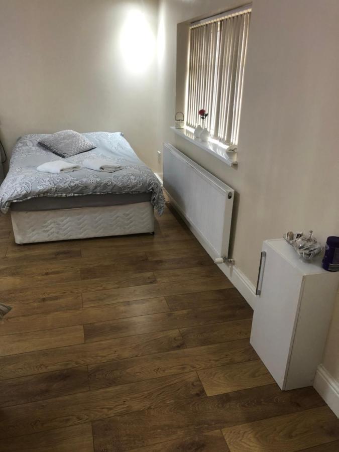 Big Room Rusholme With Tv And Private Bathroom-Parking&Wifi Manchester Eksteriør bilde