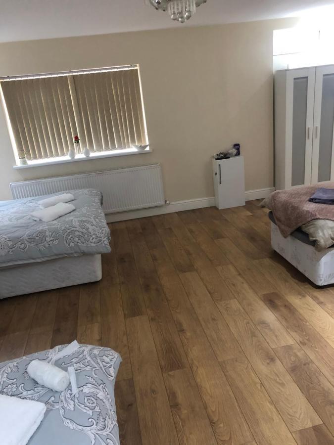 Big Room Rusholme With Tv And Private Bathroom-Parking&Wifi Manchester Eksteriør bilde