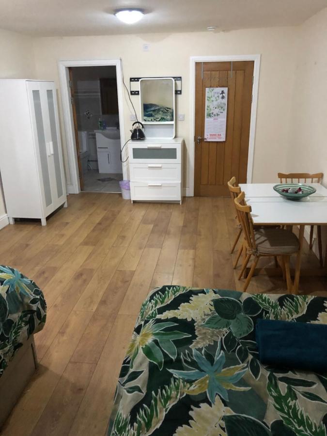 Big Room Rusholme With Tv And Private Bathroom-Parking&Wifi Manchester Eksteriør bilde