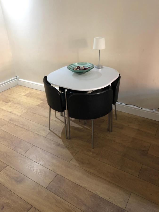 Big Room Rusholme With Tv And Private Bathroom-Parking&Wifi Manchester Eksteriør bilde
