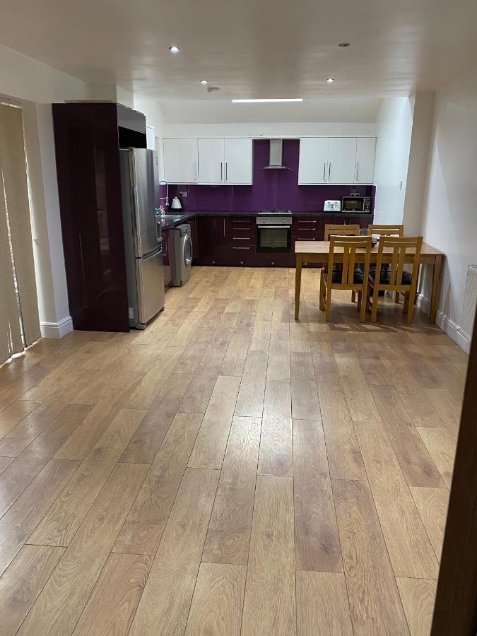 Big Room Rusholme With Tv And Private Bathroom-Parking&Wifi Manchester Eksteriør bilde