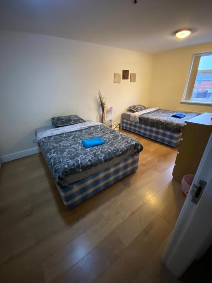 Big Room Rusholme With Tv And Private Bathroom-Parking&Wifi Manchester Eksteriør bilde